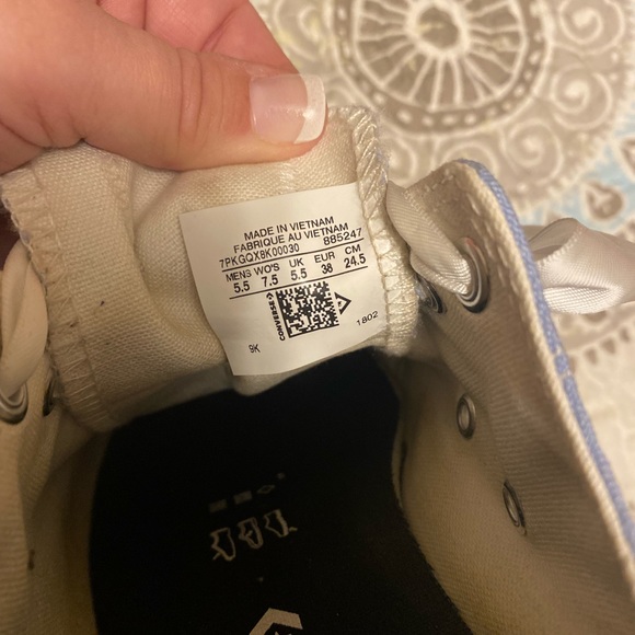 Converse - Picture 4 of 5